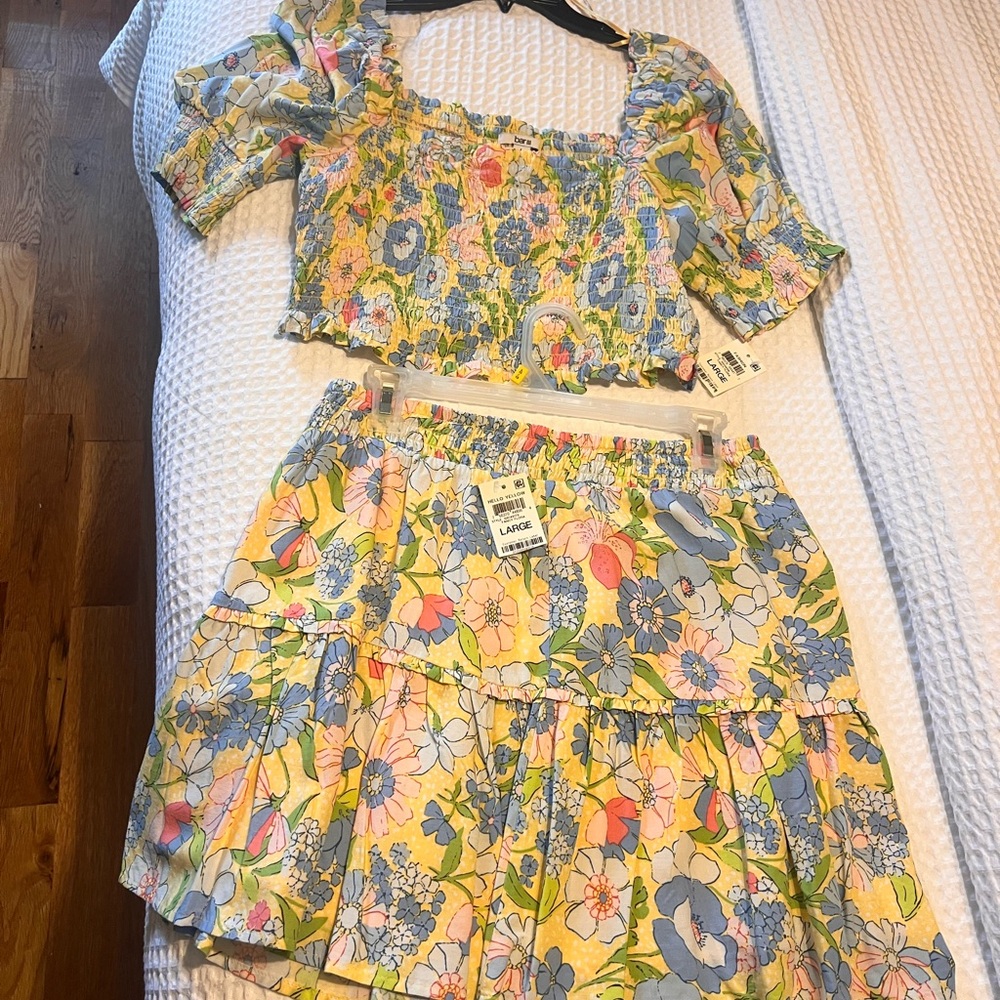 Bar III floral set skirt and crop top NWT SIZE LARGE